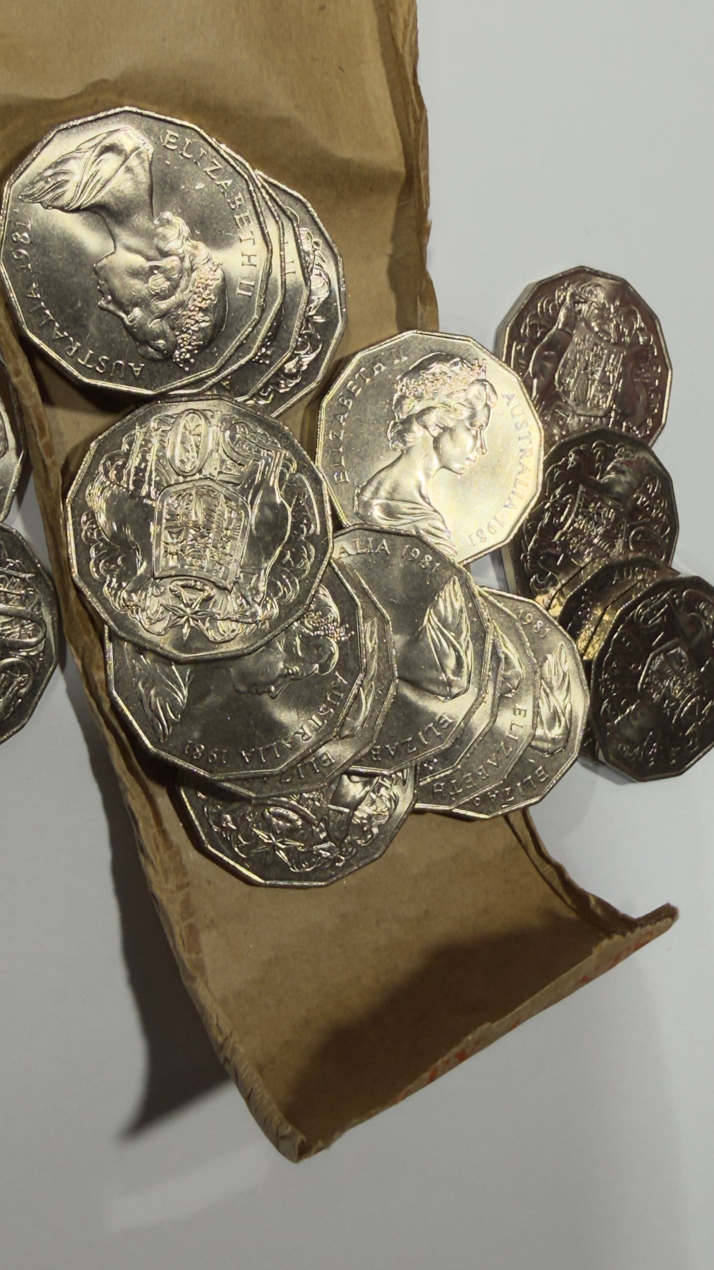 1981 50 Cent Coin - Coat Of Arms - Uncirculated - comes in 2x2