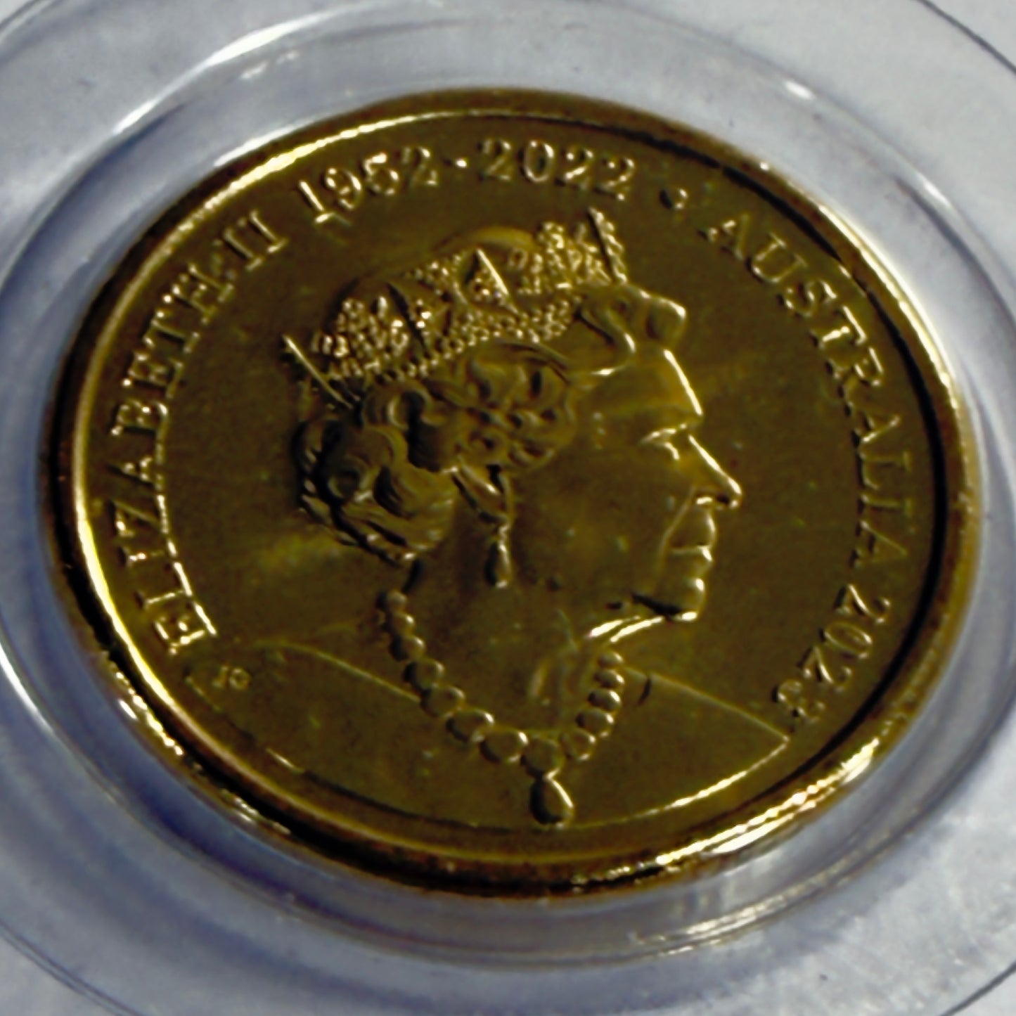 2023 $2 Remembrance Coin - RED POPPY $2 - only 35000 minted in og Capsule