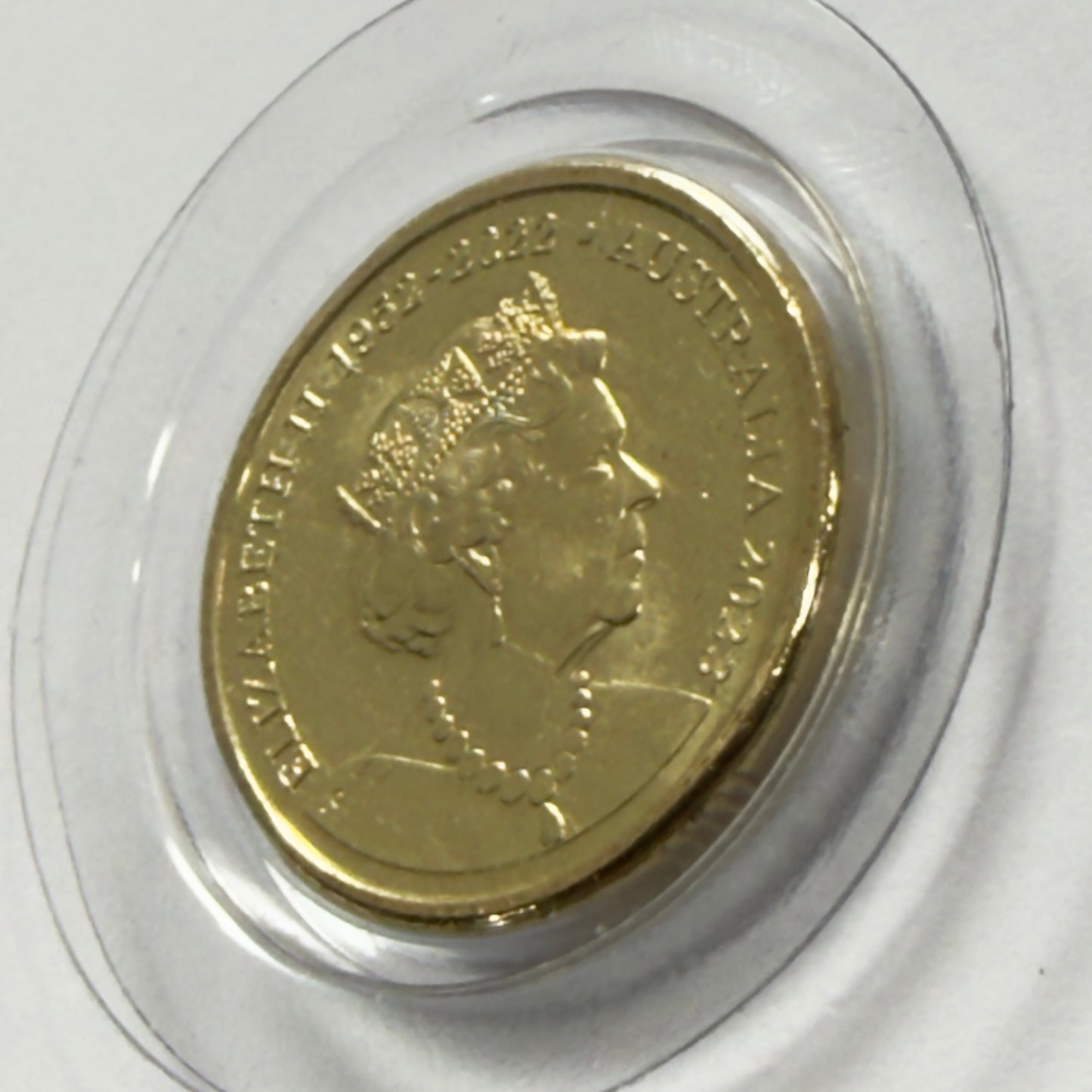 2023 $2 Remembrance Coin - RED POPPY $2 - only 35000 minted in og Capsule