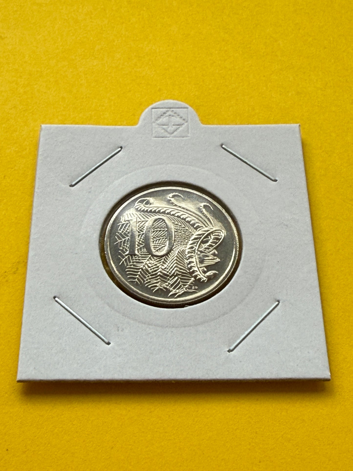 2000 10 Cent Coin - Choice Uncirculated - Ten Cent ex mint set coin - in 2x2 - New Age Numismatics